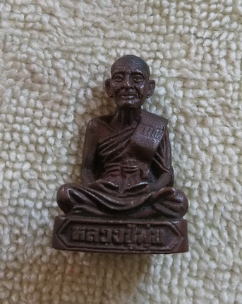 รูปหล่อหลวงปู่พุ่ม วัดบางโคล่นอก จ.กรุงเทพ