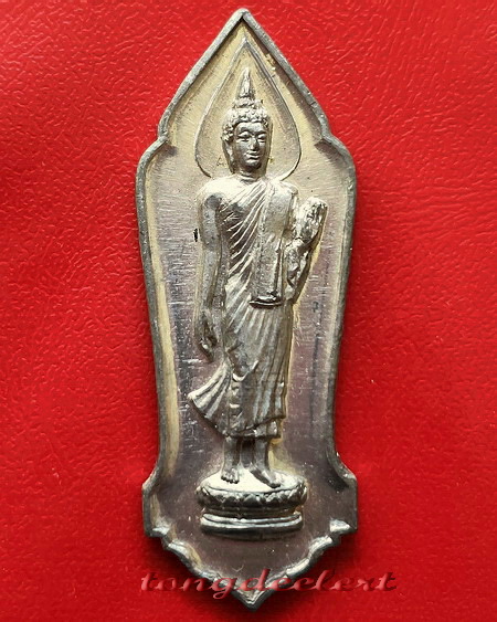 พระลีลา 25 พุทธศตวรรษ เนื้อชิน จมูกโด่ง สวยมากค่ะ