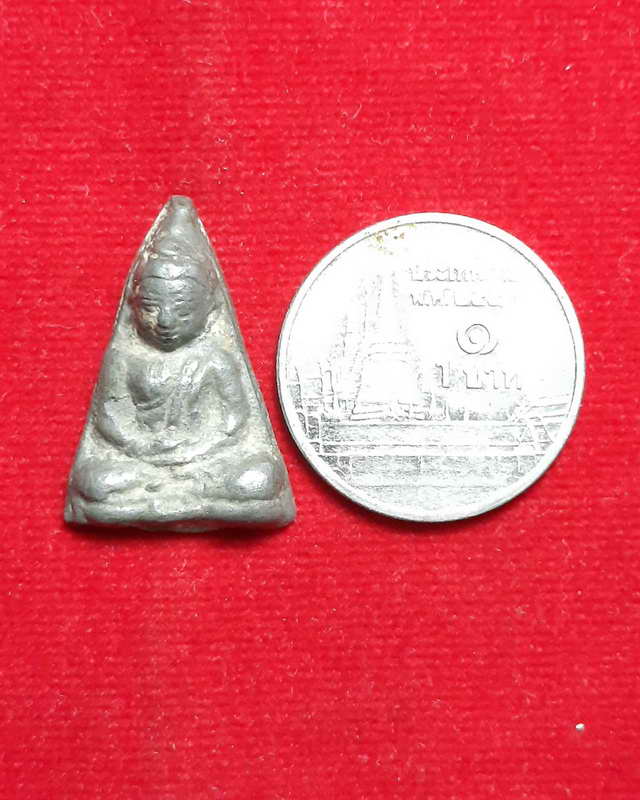 พระกำแพงหน้าโหนกกรุวัดบราธาตุ กำแพงเพชร