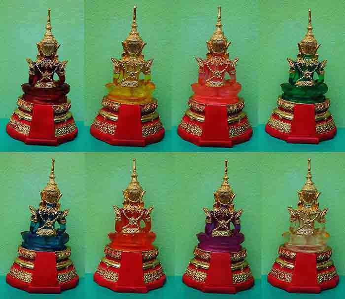 ***ยกชุด 8 องค์ 8 สี***พระแก้วมรกต ทรงเครื่องฤดูร้อน พิมพ์งานสมโภชน์ 200 ปี กรุงรัตนโกสินทร์ สวยงามม