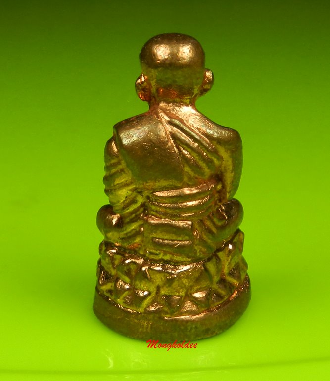 หลวงปู่ทวด พิมพ์บัวรอบ นิรันตราย เนื้อสัมฤทธิ์ขัดยาแดง วัดทรายขาว จ.ปัตตานี No.637