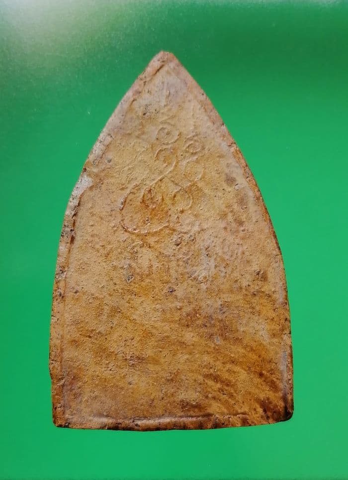 พระหลวงพ่อขอม วัดไผ่โรงวัว จ.สุพรรณบุรี ไม่ทราบปีสร้าง