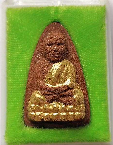 หลวงปู่ทวด พระราหู วัดหัวยมงคล  รุ่นปาฏิหารย์ เนื้อว่านแดง ปัดทอง พร้อมกล่องเดิมๆ ราคาต่ำกว่าวัด