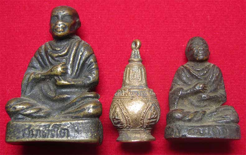 ชุด 3 องค์ ราคาสุดพิเศษ รูปหล่อโบราณสมเด็จโตปี 95 จำนวน 2 องค์+บาตรน้ำมนต์หล่อโบราณปี 22 อีก 1 องค์*