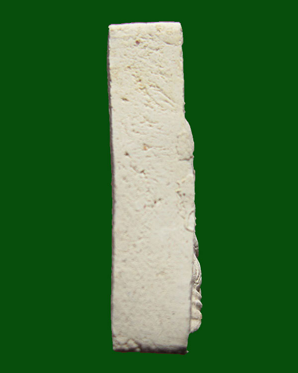 พระผงของขวัญ หลวงพ่อเงิน วัดท้ายน้ำ รุ่นสร้างสะพาน ปลุกเศกโดย หลวงพ่อเกษม เขมโก พ.ศ. 2528 กล่องเดิม