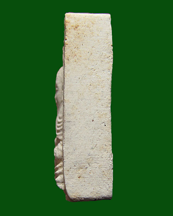 พระผงของขวัญ หลวงพ่อเงิน วัดท้ายน้ำ รุ่นสร้างสะพาน ปลุกเศกโดย หลวงพ่อเกษม เขมโก พ.ศ. 2528 กล่องเดิม