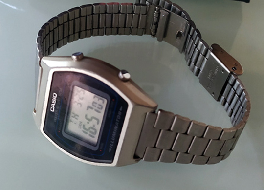 **SALE** นาฬิกา CASIO ILLUMINATOR ของแท้100% พร้อมกล่อง