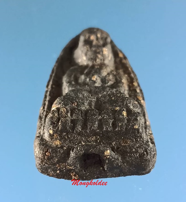 หลวงปู่ทวด รุ่นปาฏิหาริย์ ปี49 พระอาจารย์ไพโรจน์ วัดห้วยมงคล เนื้อว่านลายสีดำ ฝังข้าวสารหิน No.A