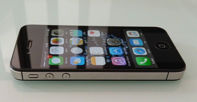 iPhone4s สีดำ 16GB ศูนย์ไทย โมเดลTH ไม่ติดล็อด รีเซ็ทได้ สภาพนางฟ้า