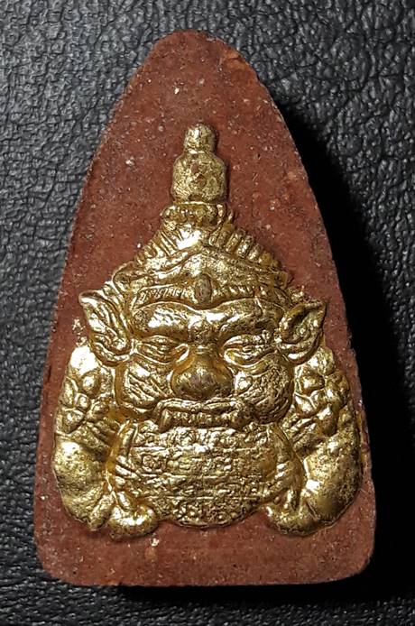 พระหลวงพ่อทวดพิมพ์ใหญ่-หลังพระราหู ปิดทอง วัดห้วยมงคลพิธีใหญ่ รุ่นปาฎิหาริย์ วัดห้วยมงคล 2549  