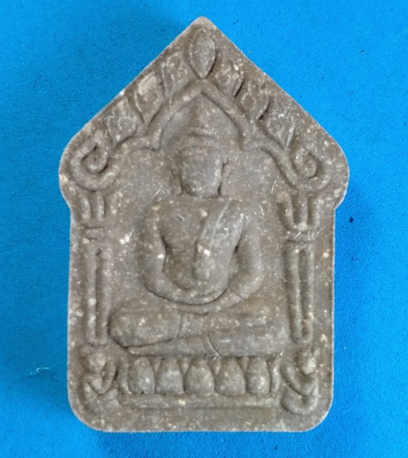 พระขุนแผนพรายมหาเศรษฐี ๘๙ พิมพ์ใหญ่ เนื้อผงพรายกุมาร ฝังพลอยเสก พร้อมกล่องเดิม