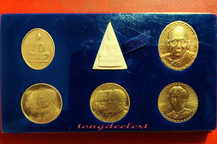 พระชุดที่ระลึกครบ 72 ปี โรงพยาบาลจุฬาลงกรณ์ พระดีพิธีใหญ่ ครบชุดน่าสะสมมากค่ะ