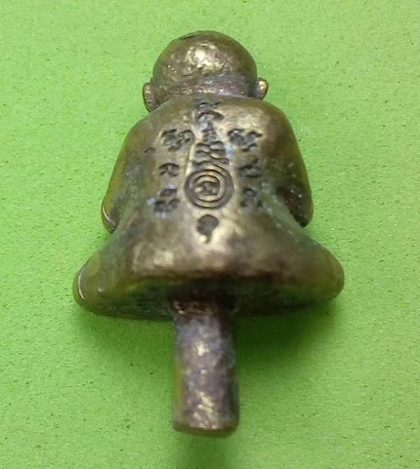 พระปิดตาชินบัญชร รุ่นแรก หลวงพ่อสิน เนื้อชนวนก้นเดือย  พิธีเดียวกับเจริญพรไตรมาส 61