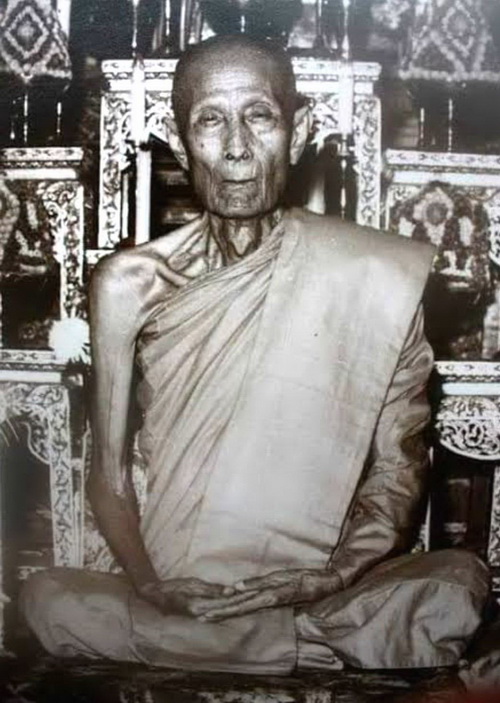 พระรอด วัดโคนอน หลวงปู่โต๊ะ วัดประดู่ฉิมพลีปลุกเสก ปี 2515 ค่ะ