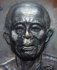 เหรียญกลมหลวงพ่อคูณปี18 วัดบ้านไร่ บล็อคนิยม วงเดือนชัดเจน ขอบปริ้น สวยครับ