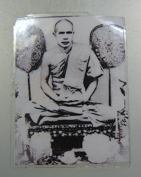 ๒๐ รูปถ่ายหลวงปู่เผือก วัดกิ่งแก้ว ยุคหลัง (ขนาดห้อยคอ)