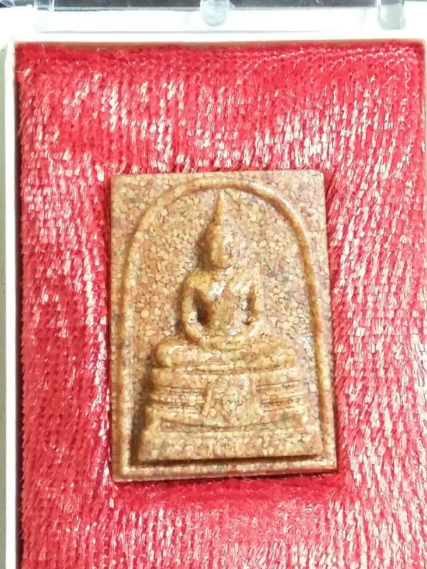 พระผงกระเบื้องหลังคาโบสสถ์ หลวงพ่อโสธร ตรา ภปร ปี๓๘ พิมพ์เล็ก+กล่อง   เคาะเดียวครับ