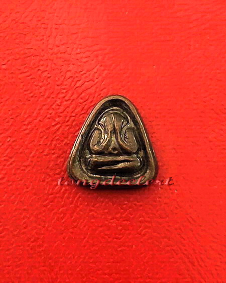 พระปิดตาหลังยันต์นะองค์จิ๋ว หลวงปู่ดี วัดเทวสังฆาราม(วัดเหนือ) จ.กาญจนบุรี สวยมากค่ะ