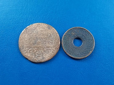 เหรียญ ซีก ทองแดง ร.4 แบบบาง เดิมๆ + 1 สตางค์รู ปี 2461