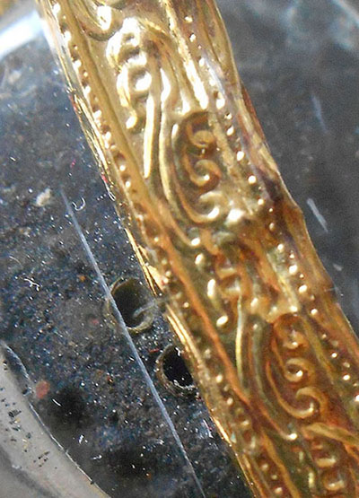 หลวงปู่ทวดเนื้อว่าน วัดไทร ตะกรุด 2 ดอก พร้อมเลี่ยมทองไมครอน..!!