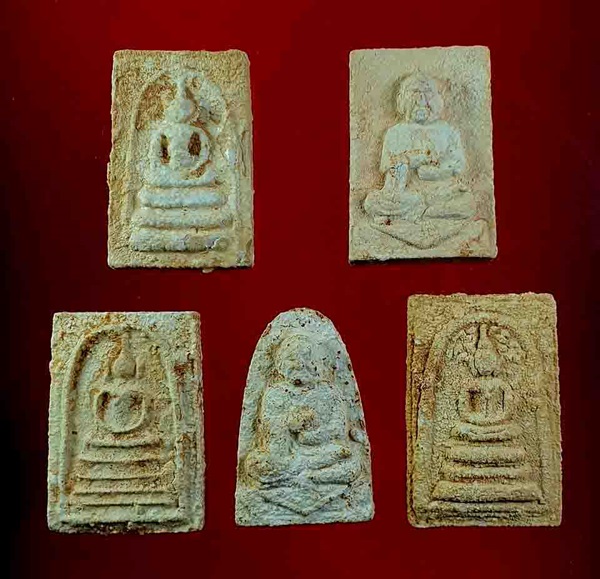 สมเด็จบางขุนพรหม ย้อนยุค ปี47 ของ วัดใหม่อมตรส  จำนวน 5 พิมพ์  5  องค์  ราคาน่าเก็บ