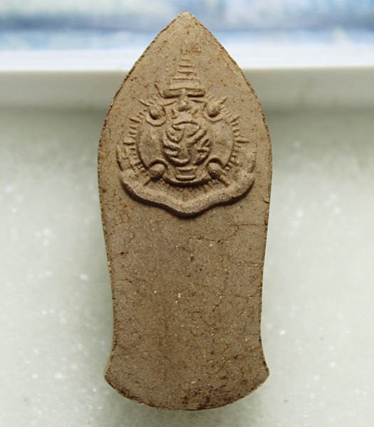 พระพุทธนราวันตบพิธ พ.ศ.2542 มวลสารพระผงจิตรลดา เส้นพระเจ้า(พระเกศา)      พระพุทธนราวันตบพิธ พ.ศ.2542