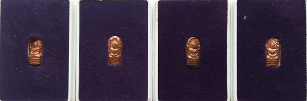 พระปรกมะขาม หลวงพ่อสิน วัดระหารใหญ่ เนื้อทแดง พร้อมกล่องเดิมๆ  จำนวน 4 องค์ ราคาเคาะเดียว