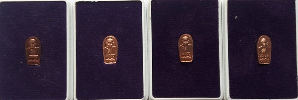 พระปรกมะขาม หลวงพ่อสิน วัดระหารใหญ่ เนื้อทแดง พร้อมกล่องเดิมๆ  จำนวน 4 องค์ ราคาเคาะเดียว