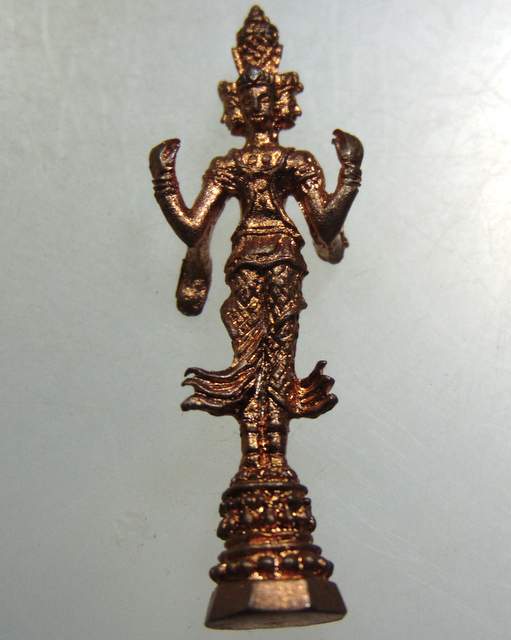 ๒๐ รูปหล่อพระตรีมูรติ