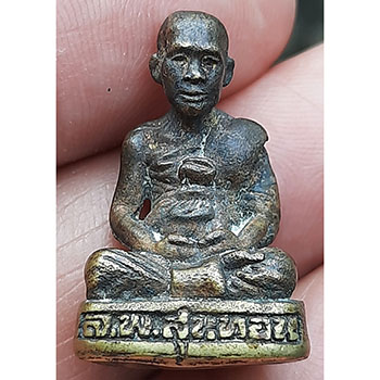 พระรูปหล่อหลวงพ่อสุนทอน วัดหาดกองสิน