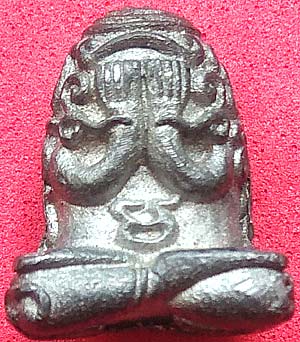 *ปิดตายันต์ยุ่ง หลวงพ่อนารถ วัดศรีโลหะราษฏร์บำรุง กาญจนบุรี ปี๒๕๒๐ เนื้อตะกั่ว*