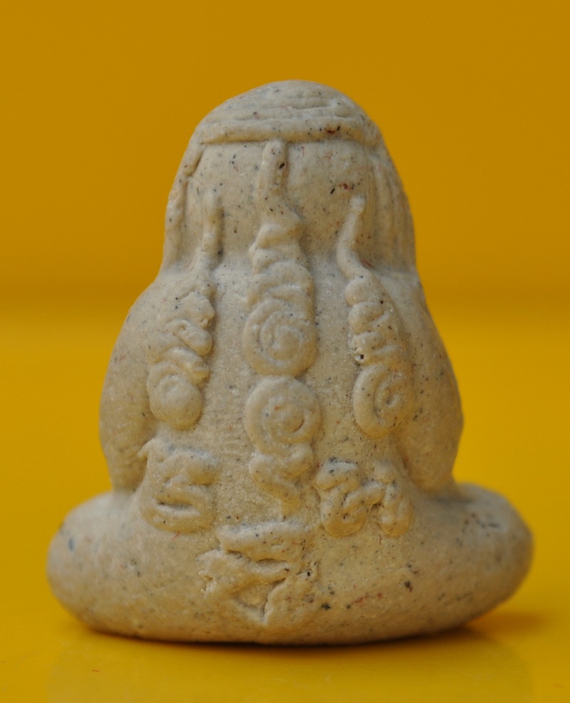 ปิดตายันต์กลับเนื้อผงพุทธคุณ หลวงปู่แย้ม วัดตะเคียน 