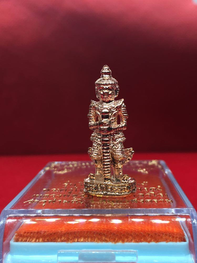 ท้าวเวสสุวรรณ พิมพ์เข่าตรง เนื้อนวะ เจริญสุข63 หลวงพ่ออิฎฐ์ วัดจุฬามณี สมุทรสงคราม