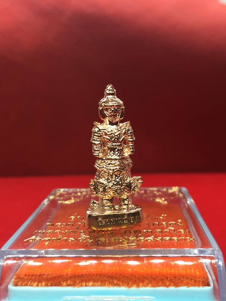 ท้าวเวสสุวรรณ พิมพ์เข่าตรง เนื้อนวะ เจริญสุข63 หลวงพ่ออิฎฐ์ วัดจุฬามณี สมุทรสงคราม