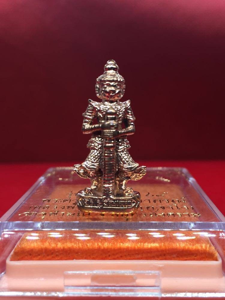 ท้าวเวสสุวรรณ พิมพ์เข่าย่อ เนื้อนวะ เจริญสุข63 หลวงพ่ออิฎฐ์ วัดจุฬามณี สมุทรสงคราม