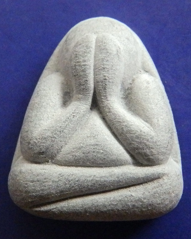 แพ็คคู่...ปิดตาเนื้อผงหลังแบบ สูง 2.5 ซ.ม. เก่าเก็บหลายสิบปี