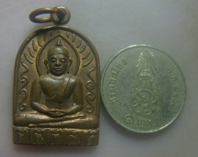 **วัดใจ**เหรียญพระซุ้มกอ หลังยันต์ห้า ไม่ทราบที่**เนื้อทองแดง สวยๆ  