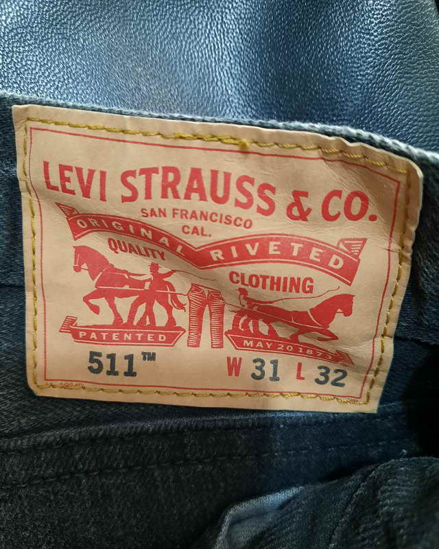 กางเกงยีนส์ Levi's 511สีดำ เอว32นิ้วยาว 42น้ว