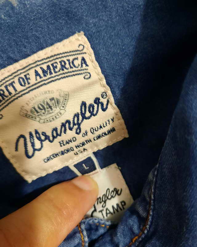 เสื้อเชิ้ตยีนส์Wrangler Made in USA เบอร์ L ไหล่ 19 อก 21 ยาว 26 วัดจากคอ