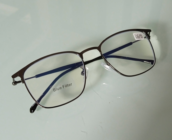 แว่นสายตายาวจากญี่ปุ่น ของใหม่ Deluxe Streel Frame กรองแสงสีฟ้า Blue Filter ในตัว