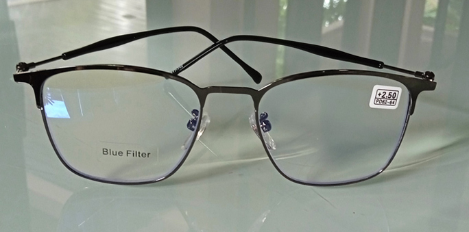 แว่นสายตายาวจากญี่ปุ่น ของใหม่ Deluxe Streel Frame กรองแสงสีฟ้า Blue Filter ในตัว