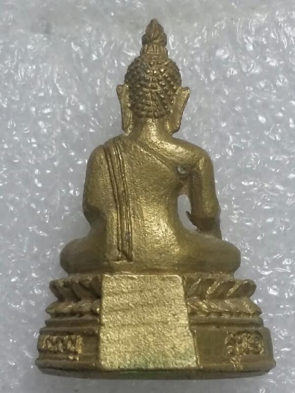 รูปหล่อหลวงพ่อใหญ่ วัดพระธาตุ รุ่น๑ เคาะเดียวครับ