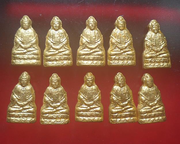 เจ้าแม่กวนอิมเนื้อผงปิดทอง วัดบวรนิเวศวิหาร สมเด็จพระญาณสังว ร ทรงเมตตาอฐิษฐานจิตปี35 ชุด10องค์