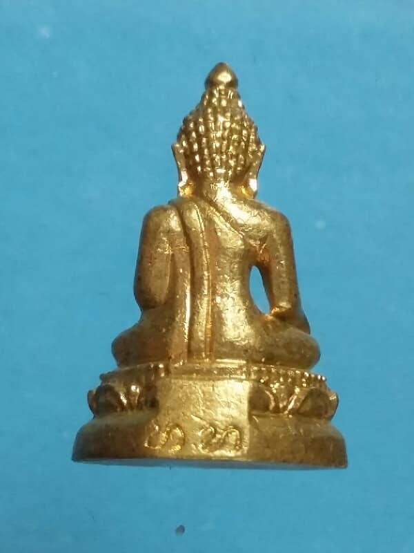 รูปหล่อพระพุทธ ไม่ทราบที่ เคาะเดียวครับ
