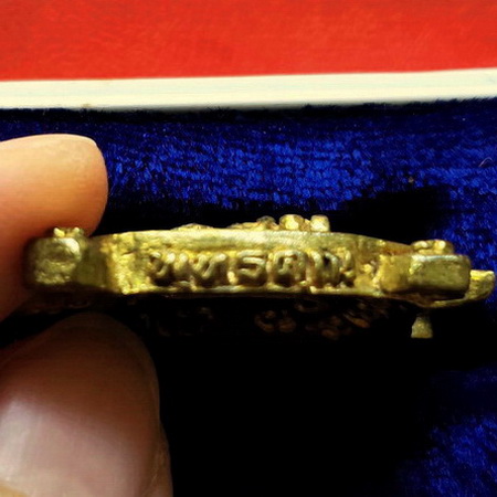 เหรียญพญาเต่าเรือนหล่อโบราณ รุ่นพุทธคุณหลวงปู่หลิว เนื้อทองฝาบาตร สวยมากพร้อมกล่องเดิมค่ะ