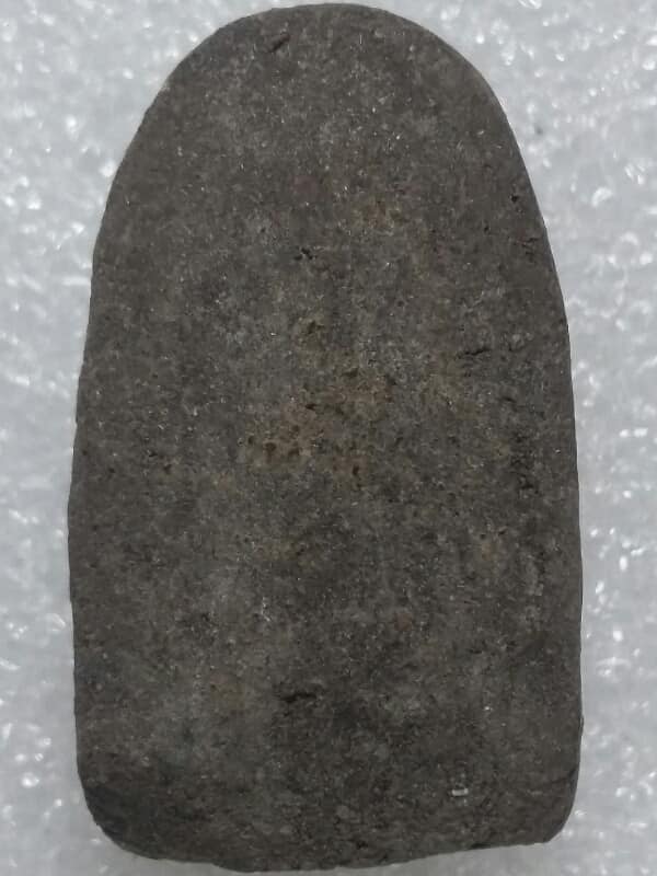 พระหลวงปู่ทวด เนื้อว่าน พิมพ์พระรอด  ไม่ทราบวัด  เคาะเดียวครับ