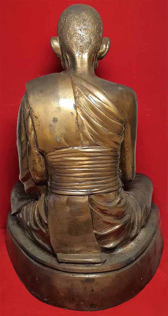 พระบูชาหลวงปู่คำพัน ๙ นิ้ว พ.ศ.๒๕๓๕ วัดธาตุมหาชัย นครพนม ตอกโค๊ต+หมายเลขครบสูตร ใต้ฐานบรรจุผ้าจีวร*1