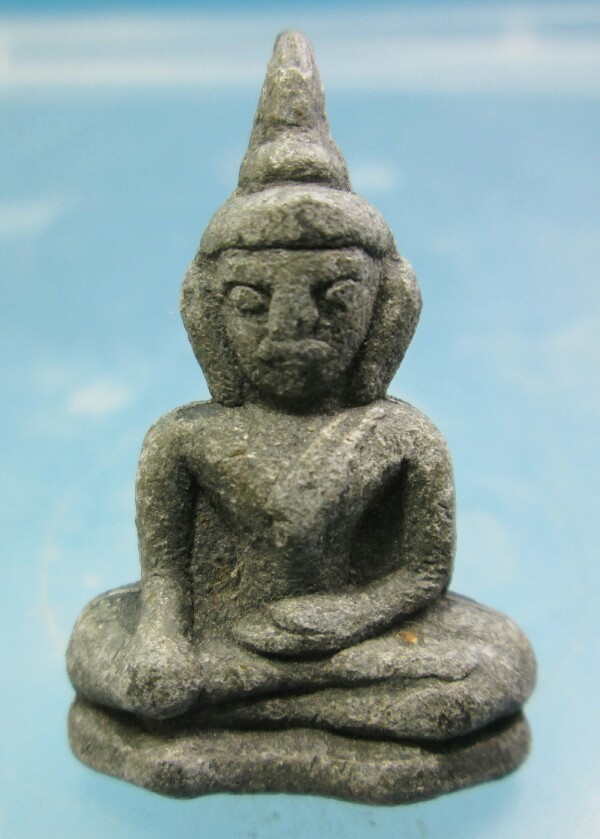 พระท่ากระดาน หลวงพ่อลำใย วัดทุ่งลาดหญ้า กาญจนบุรี มวลสารจากพระท่ากระดานกรุเก่า