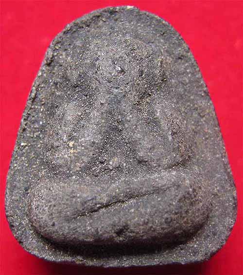 พระปิดตาหลวงปู่เฮี้ยง วัดป่าฯ พ.ศ.๒๕๐๘ พิมพ์ปีกกว้างหลังแบบ+บัตรรับรองพระแท้*210