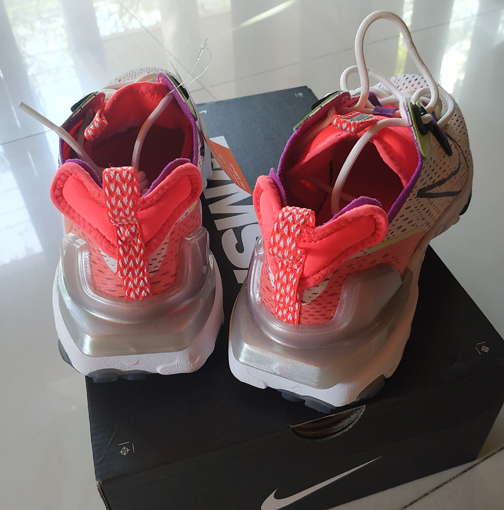 ของใหม่ยกกล่อง รองเท้า NIKE ของแท้ REACT VISION ราคา 5,000.- ป้ายห้อยยังอยู่